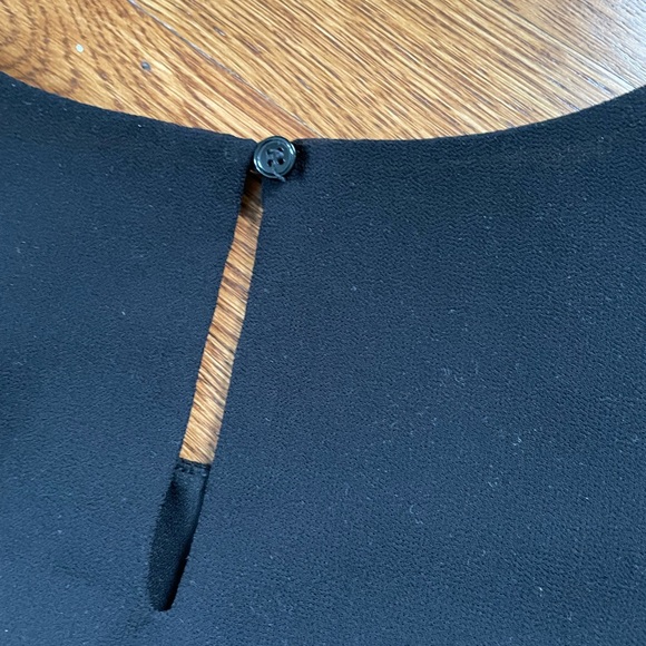 Pleione ruffle sleeve top, medium, black - Picture 4 of 7